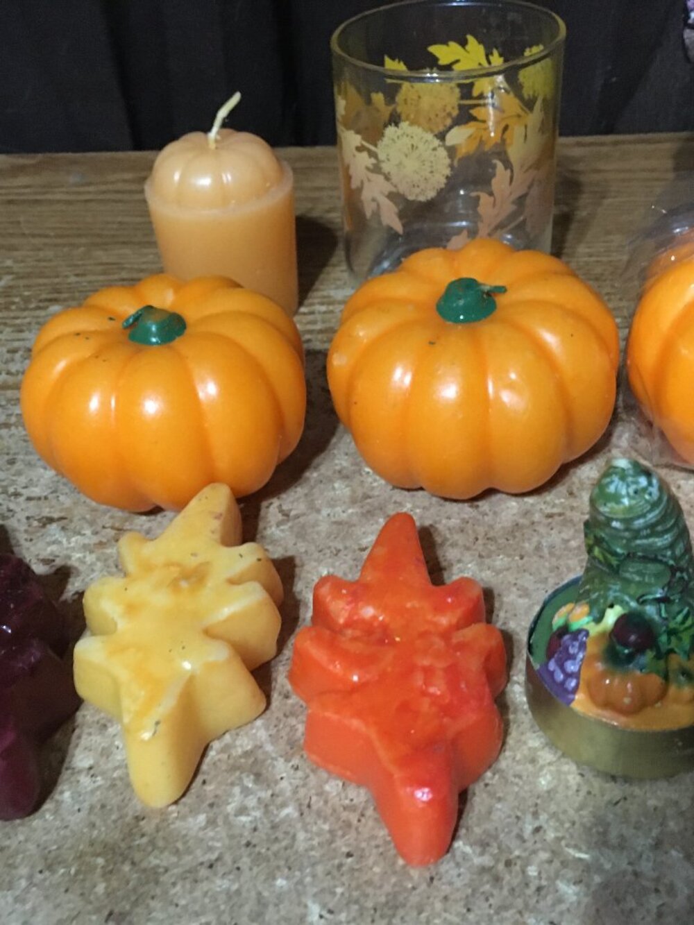 THANKSGIVING DECORATION LOT CANDLES SOAP PLATE HONEYCOMB PUMPKIN TURKEY TOWELS - Picture 4 of 16